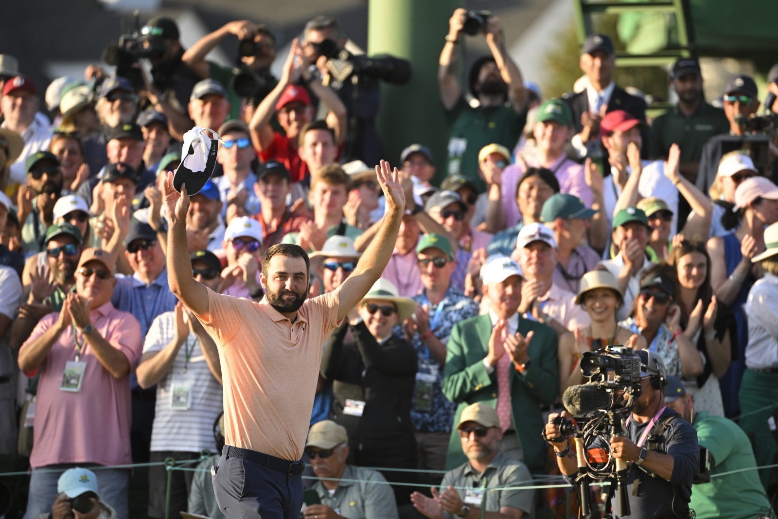 Scottie Scheffler celebrates his Masters win. Credit Getty Images.