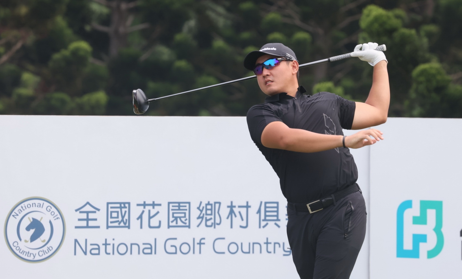 第一回合葉昱辰抓8隻鳥打出64桿(-8)領先群雄(鍾豐榮攝影)