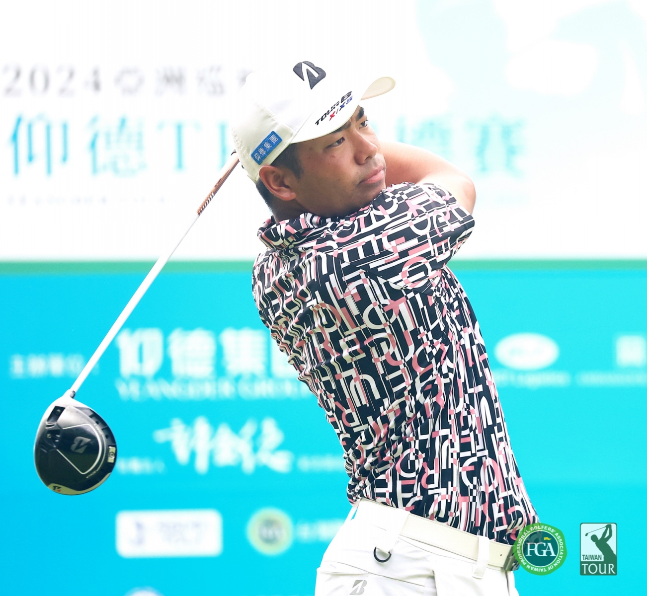 第三回合日本選手Kazuki Higa 打出64桿以(-13)暫並列第三(鍾豐榮攝影)