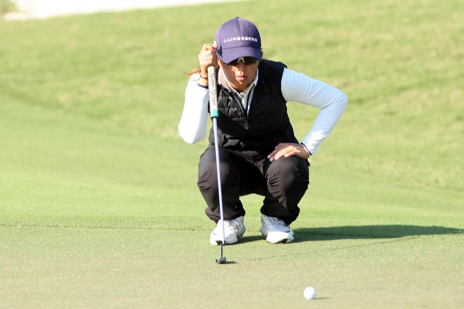 LPGA香港女將陳芷澄首輪也以71桿，暫並居領先。