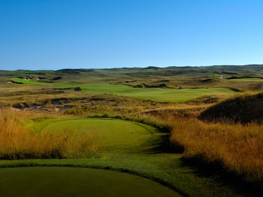 NO. 9 : SAND HILLS : 1ST HOLE