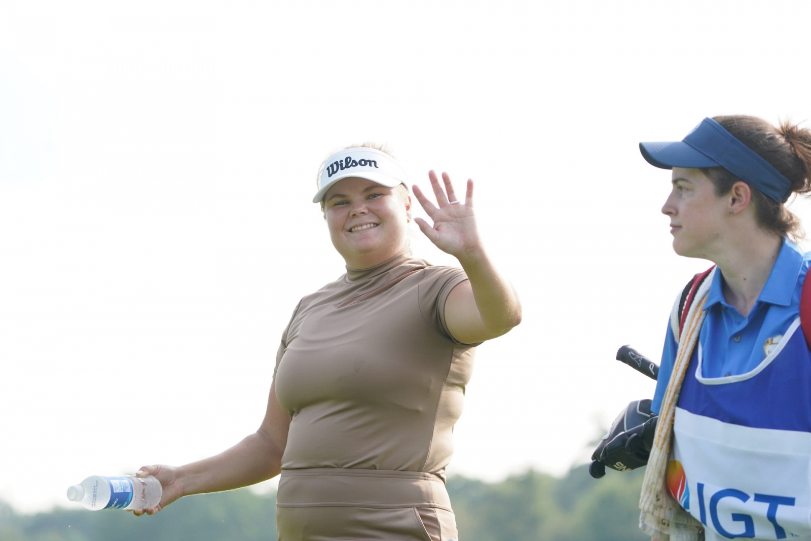 LPGA次巡賽Four Winds邀請賽第一回合領先者瑞典球員芬恩(Michaela Finn)，她自2020年起進入次巡賽發展，迄今尚未獲得首勝，有三次前十表現，今年最佳成績為並列13名。(Photo Courtesy: Epson Tour)