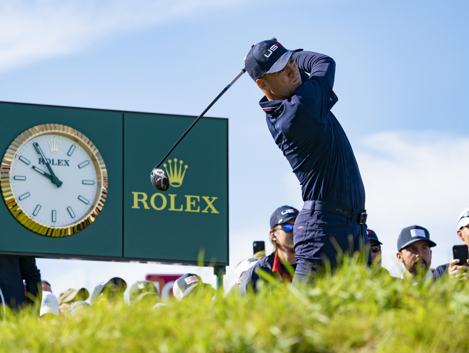 勞力士代言人賈斯汀．湯瑪斯（JUSTIN THOMAS）在2020萊德盃揮桿。©Rolex／JD Cuban