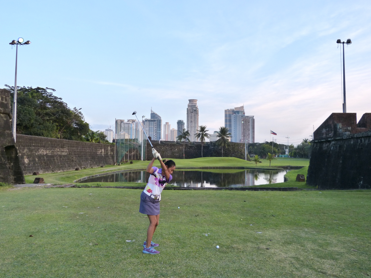 Intramuros: 藏身古要塞的老球場